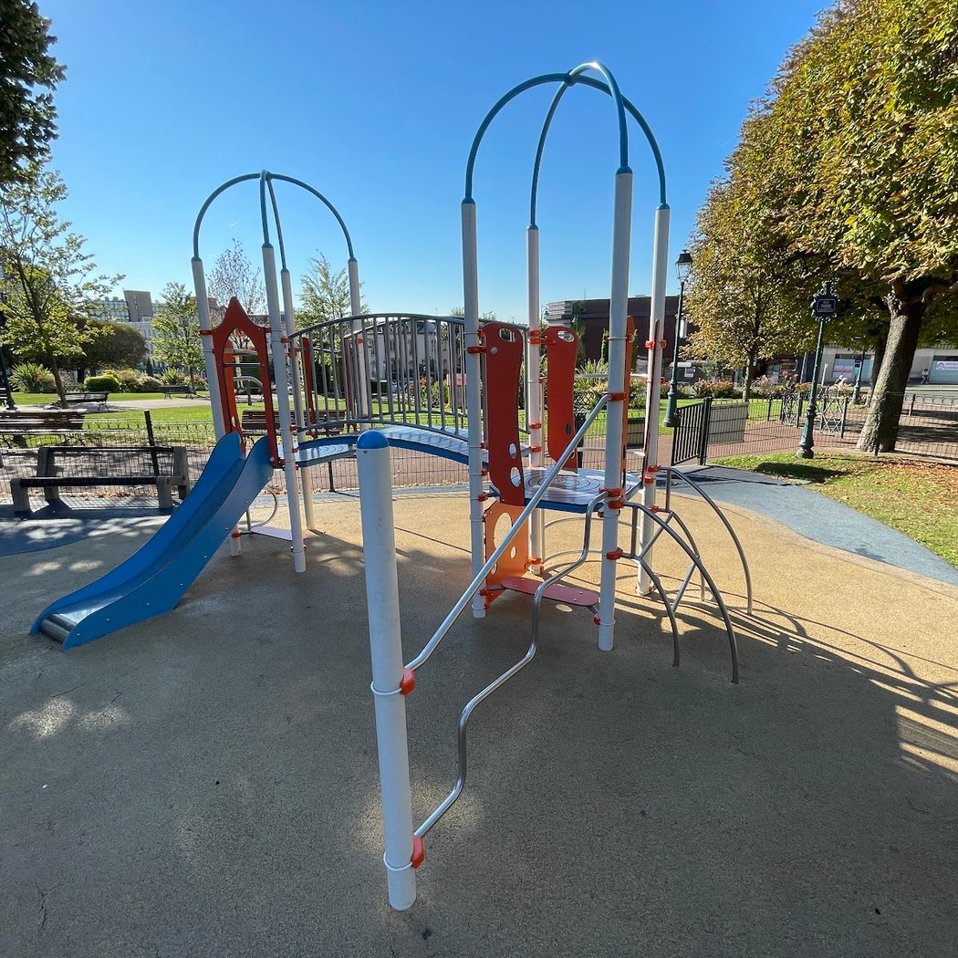 Parc pour enfants de la mairie 2